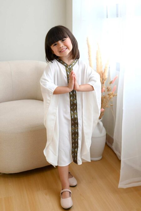 Aisya Kaftan Broken White
