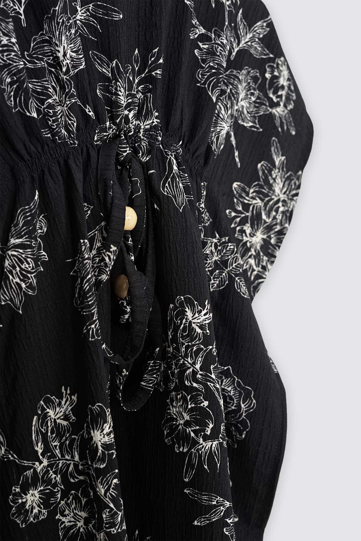 Jasmin-Kaftan-Black-Flower-Detail