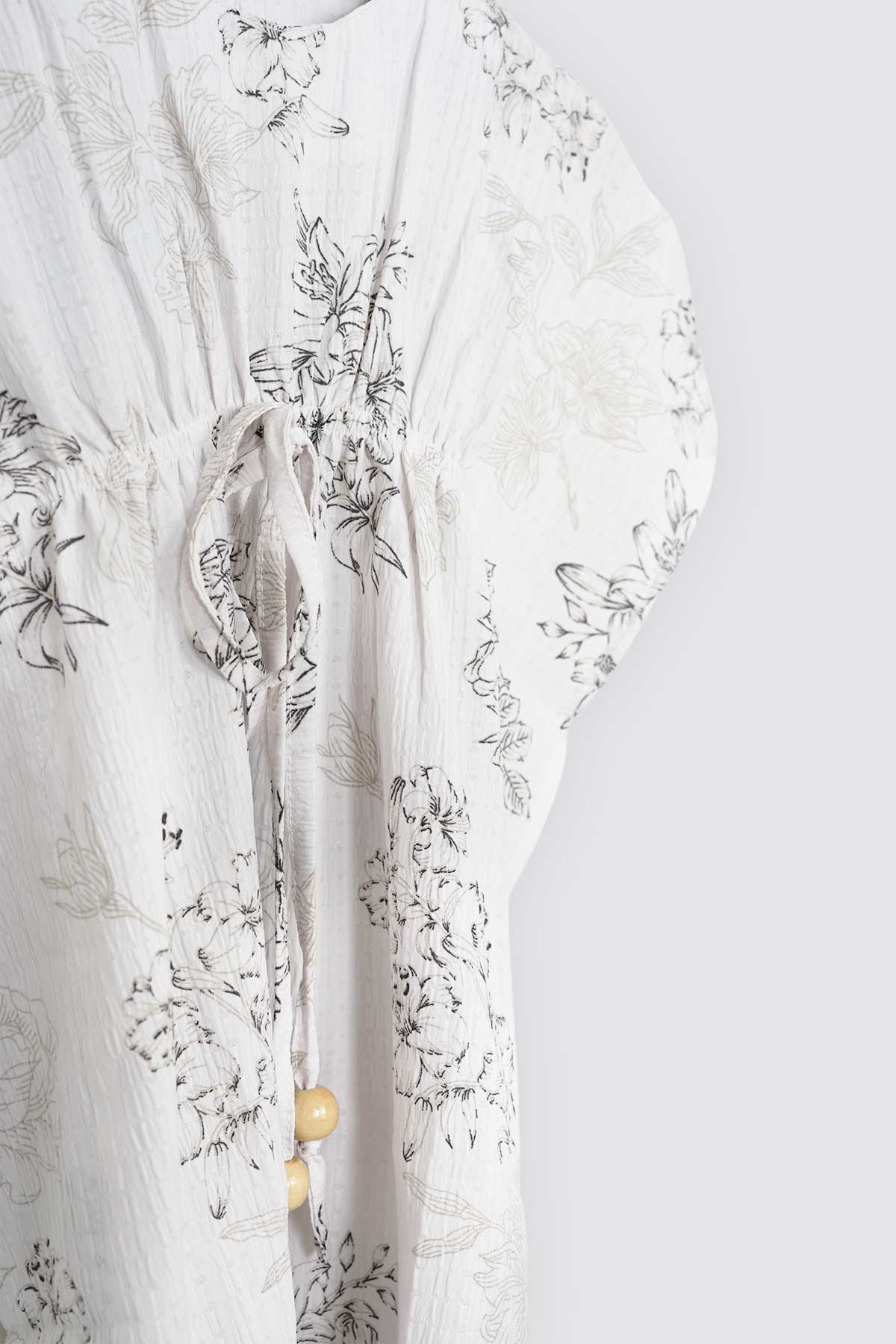 Jasmin-Kaftan-Broken-White-Flower-Detail