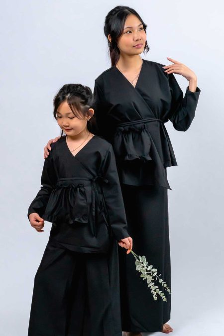 Omaira One Set Black Couple