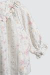 Livi-Shirt-Cream-model