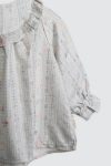 Livi-Shirt-grey-model