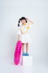 Kyra Oversized Girls Tee White – On Model
