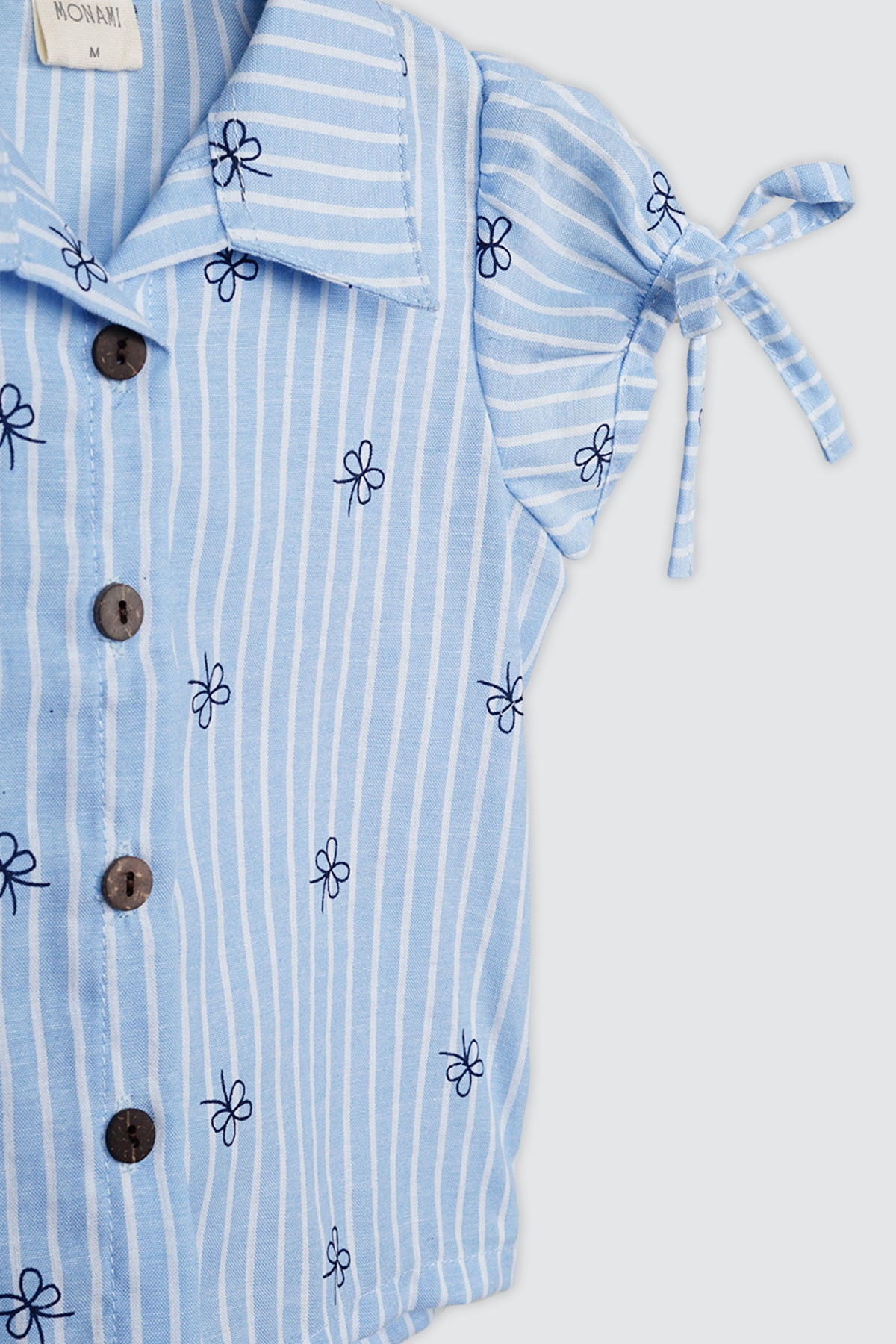 Erina-Shirt-Light-Blue-detail