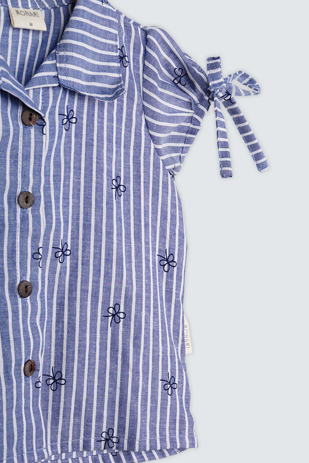 Erina-Shirt-navy-blue-detail
