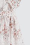 Ursulla-Dress-Flowery-Creme-model