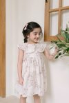 Ursulla-Dress-Flowery-Creme-model