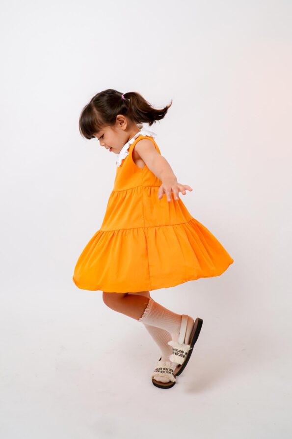 abricot—Zara-dress-model–2