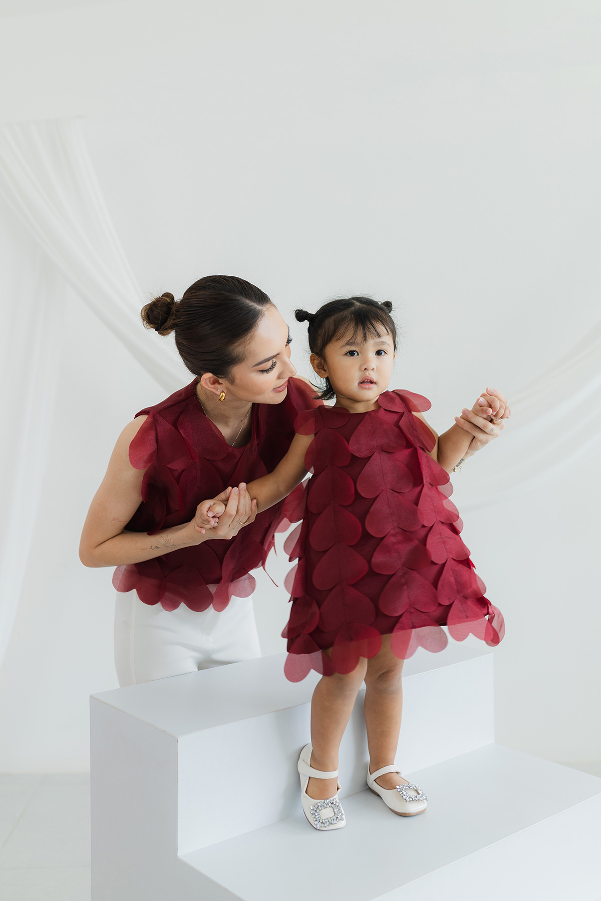 Mon-Bebé-Dress-Maroon-model