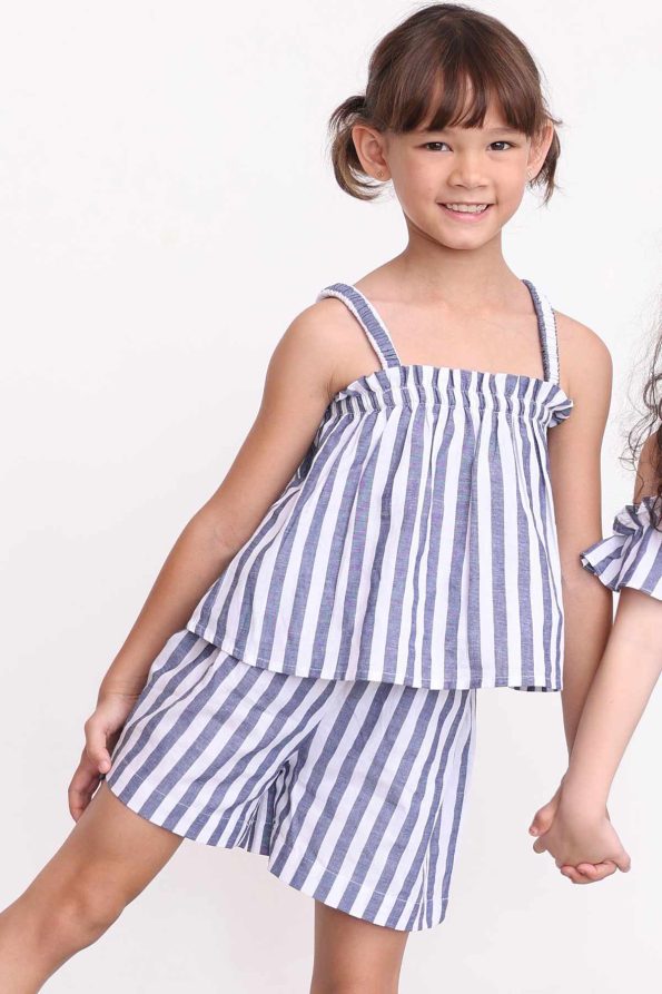Skylar Set On Model