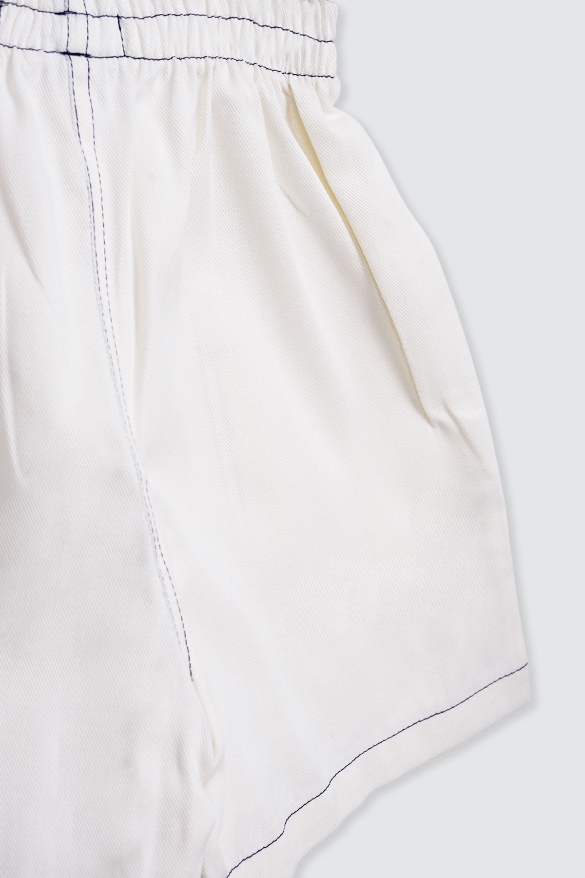 Conrad-Set-Denim-celana-detail