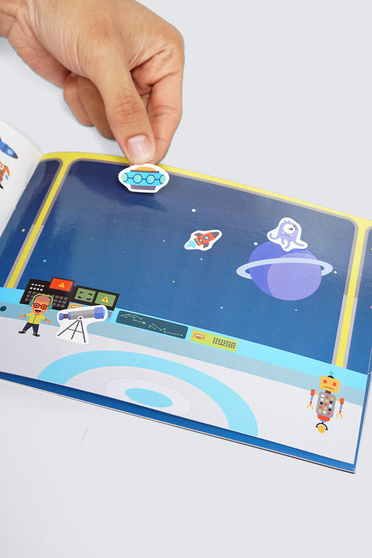 Sticker Book Outer Space 4