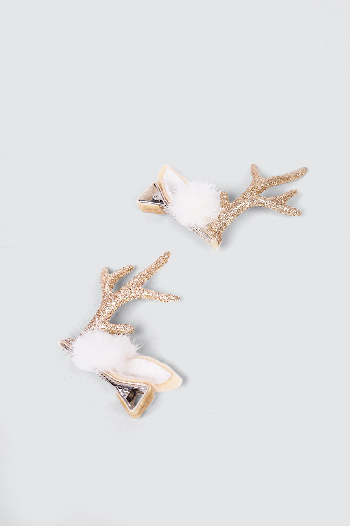 Deer-Gold-Hairclip-Pair-detail