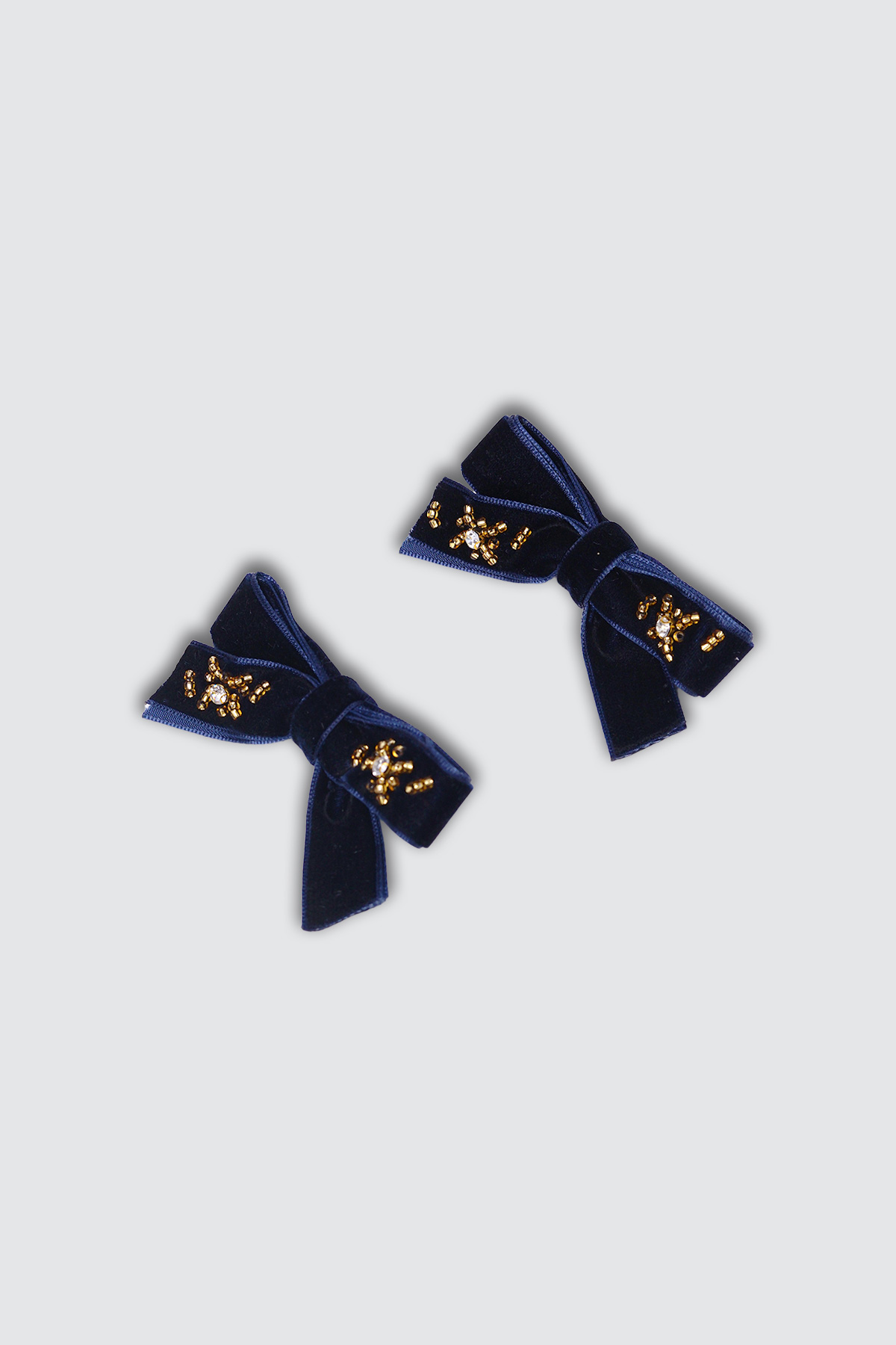 Sparkling-Small-Bow-Navy-Hairclip-Pair-detail
