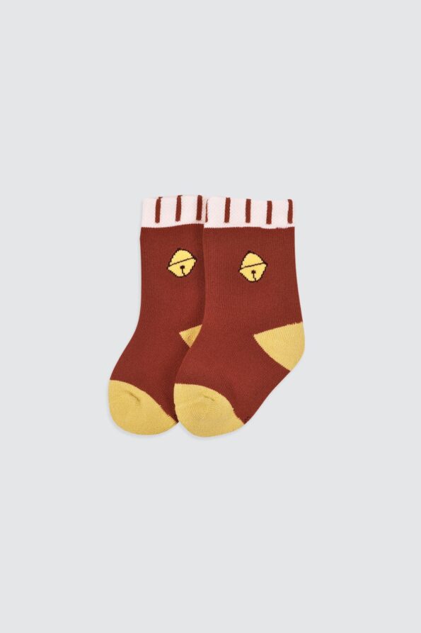 Bell-Red-and-Mouse-Yellow-Socks-3