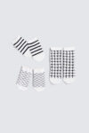 Black-and-White-Socks-Bundling
