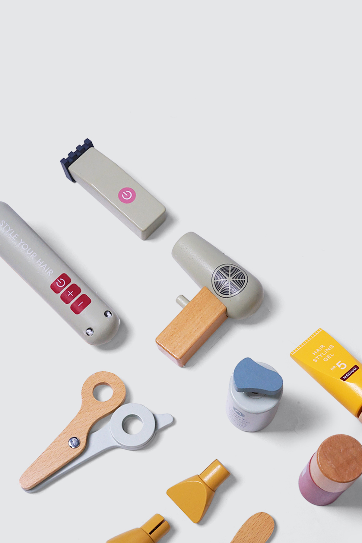 CLIP-Pretend-Play-Salon-detail