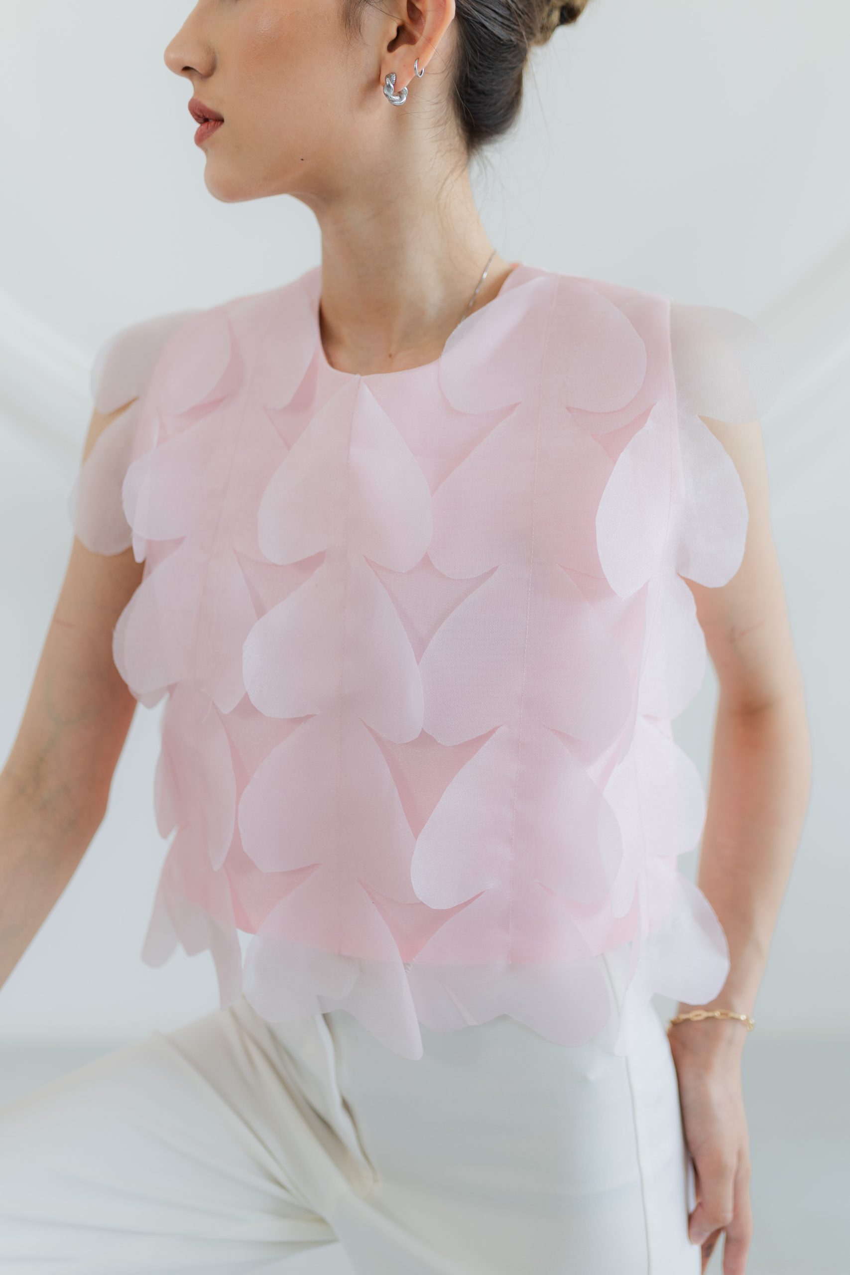 Mon Amour Mom Top Pink model detail