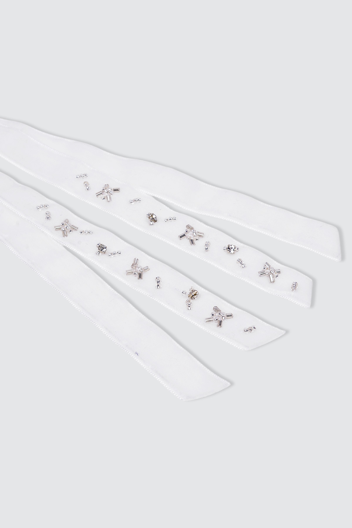 Sparkling-Long-Bow-White-Hairclip-detail